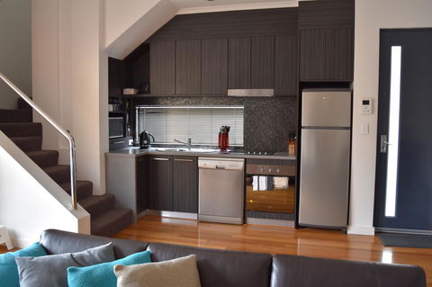 Central Executive Townhouse - Darwin Holiday 2