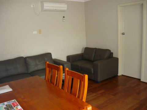 Albany Apartments - Darwin Holiday 11