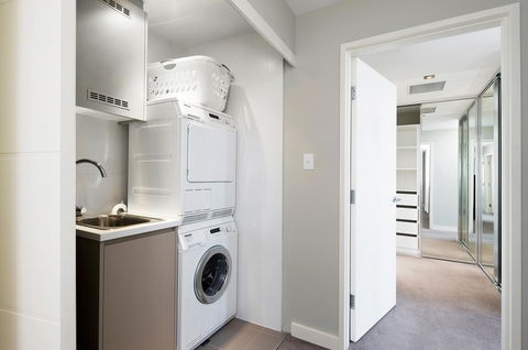 Claremont Quarter Luxury Apartment - Darwin Holiday 13