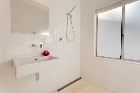 Cottesloe Contemporary Villa - Darwin Holiday 7