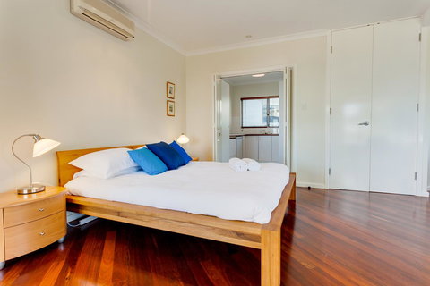 Cottesloe Contemporary Villa - Darwin Holiday 13