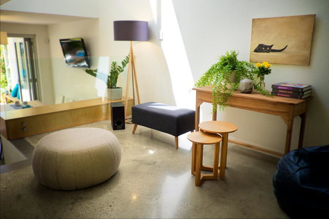 Cottesloe Artist's Beach Retreat - Darwin Holiday 17