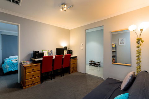 Rainbow Dream House - Darwin Holiday 10