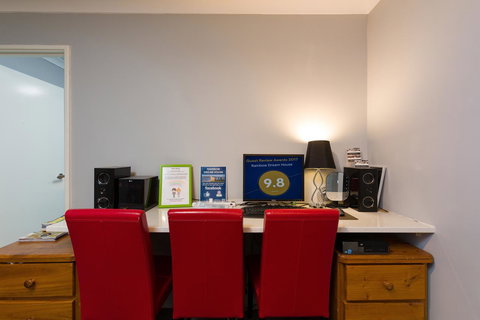 Rainbow Dream House - Darwin Holiday 11