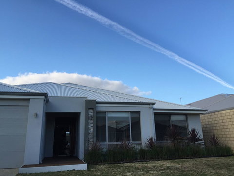 Rainbow Dream House - Darwin Holiday 28