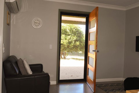 Swan Valley Sisters - Darwin Holiday 17