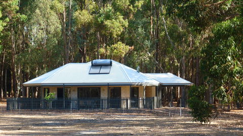 Margaret River Hideaway & Farmstay - Darwin Holiday 0