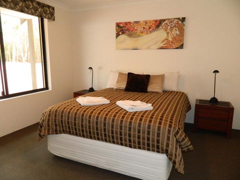 Margaret River Hideaway & Farmstay - Darwin Holiday 38