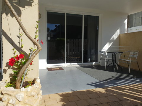 Stirling Apartments - Studio 1 - Darwin Holiday 7