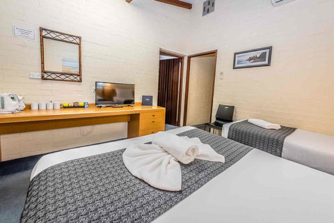 Nightcap At Wintersun Hotel - Darwin Holiday 11