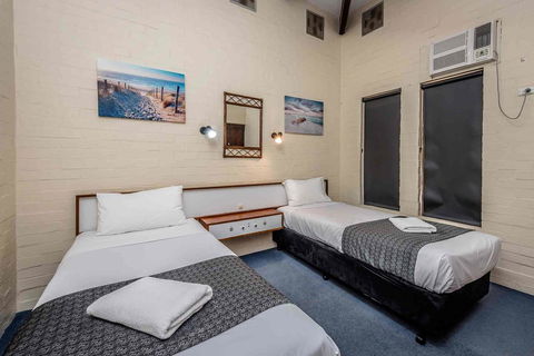 Nightcap At Wintersun Hotel - Darwin Holiday 14