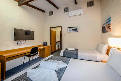 Nightcap At Wintersun Hotel - Darwin Holiday 7