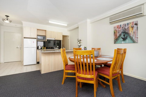 Oversized Eastend Sleeps 6 Free PARKING+POOL WIFI - Darwin Holiday 9