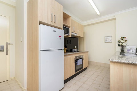 Oversized Eastend Sleeps 6 Free PARKING+POOL WIFI - Darwin Holiday 17