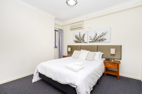 Oversized Eastend Sleeps 6 Free PARKING+POOL WIFI - Darwin Holiday 41