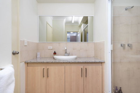 Oversized Eastend Sleeps 6 Free PARKING+POOL WIFI - Darwin Holiday 26