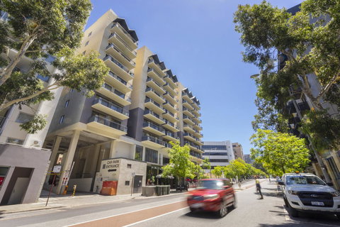 Oversized Eastend Sleeps 6 Free PARKING+POOL WIFI - Darwin Holiday 24