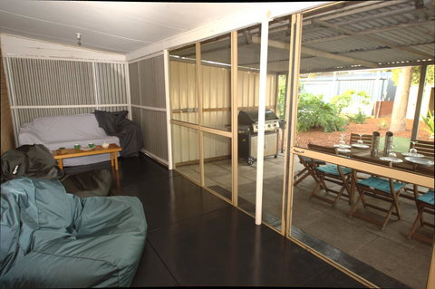 Midgard Cottage - Great Location & Close To Airport - Darwin Holiday 24
