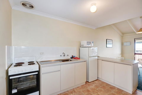 West Beach Lagoon 114 â€“ Ocean Views - Darwin Holiday 5