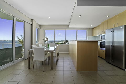 Luxury Suite Bunbury - Darwin Holiday 9