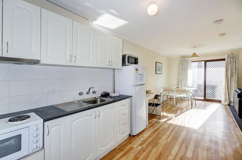 West Beach Lagoon 208 â€“ Great Value! - Darwin Holiday 12