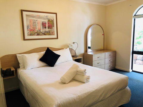 West Beach Lagoon 208 â€“ Great Value! - Darwin Holiday 2