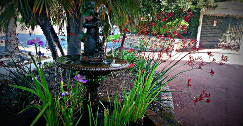 Sullivans Hotel - Darwin Holiday 24