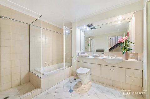 Spacious Central Townhouse - Darwin Holiday 6