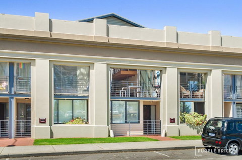 Spacious Central Townhouse - Darwin Holiday 11