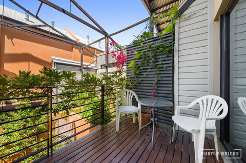 Spacious Central Townhouse - Darwin Holiday 10
