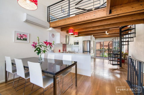 Spacious Central Townhouse - Darwin Holiday 0