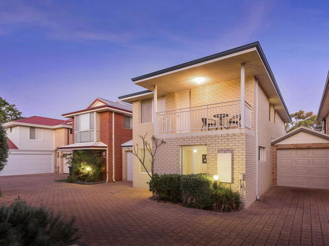 Cooper Street - Darwin Holiday 0