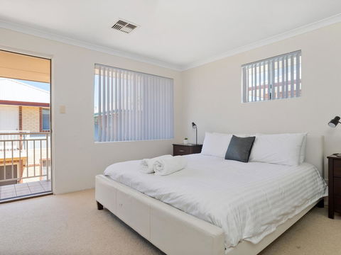 Cooper Street - Darwin Holiday 6