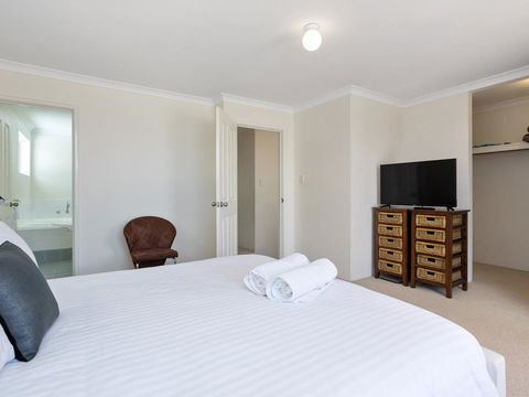 Cooper Street - Darwin Holiday 7