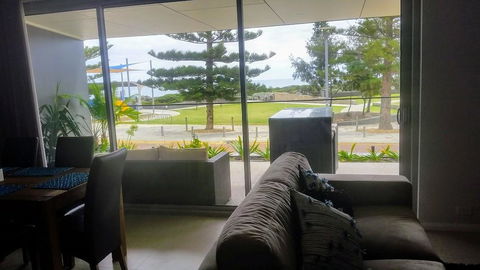 Mandurah Beach Front Apartment - Darwin Holiday 3