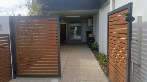 Mandurah Beach Front Apartment - Darwin Holiday 19