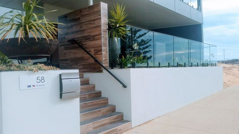 Mandurah Beach Front Apartment - Darwin Holiday 5