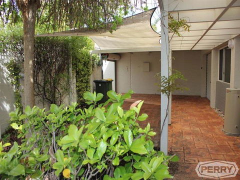 Waterside Canal Dreams - Darwin Holiday 1
