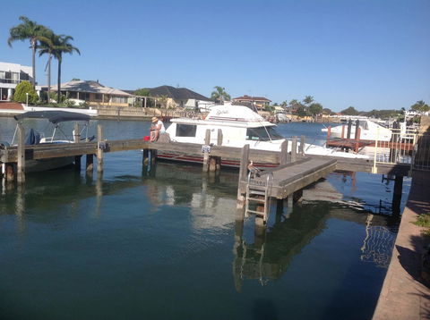 Waterside Canal Dreams - Darwin Holiday 37