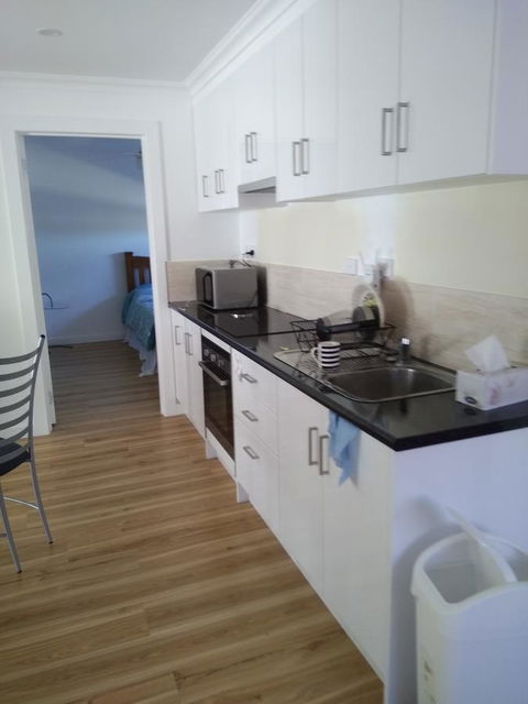 DIANELLA Budget Rooms Happy Place To Stay - Darwin Holiday 33