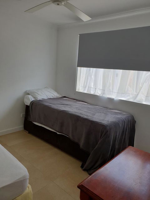 DIANELLA Budget Rooms Happy Place To Stay - Darwin Holiday 2