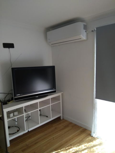 DIANELLA Budget Rooms Happy Place To Stay - Darwin Holiday 32