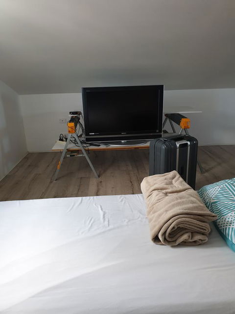 DIANELLA Budget Rooms Happy Place To Stay - Darwin Holiday 6