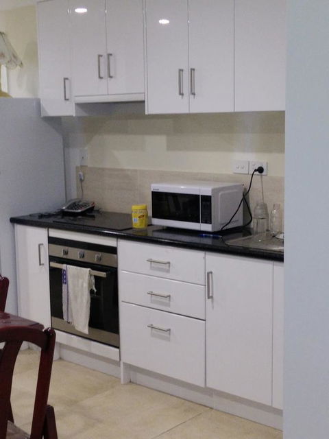 DIANELLA Budget Rooms Happy Place To Stay - Darwin Holiday 25