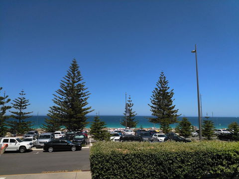 Salty Kiss - Darwin Holiday 0