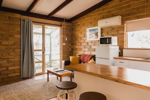 Margaret River Holiday Cottages - Darwin Holiday 1