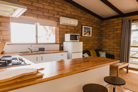 Margaret River Holiday Cottages - Darwin Holiday 4