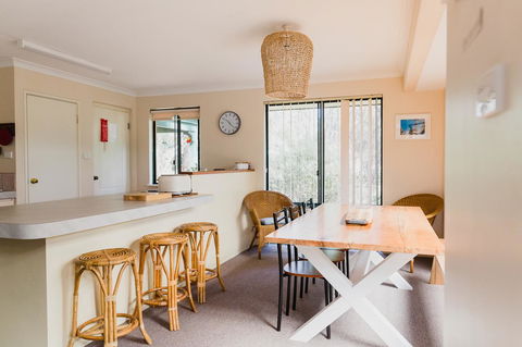 Margaret River Holiday Cottages - Darwin Holiday 24