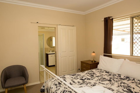 Yvonnes Rest Holiday Home - Darwin Holiday 3