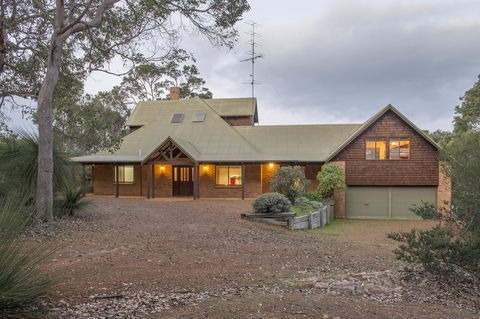 A Hidden Bush Delight - Darwin Holiday 6